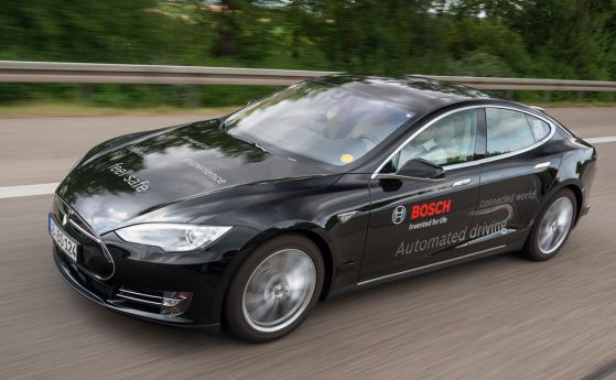 Bosch тества автоматизирано шофиране с Tesla