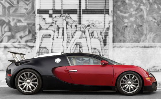 Първият Veyron отива на търг