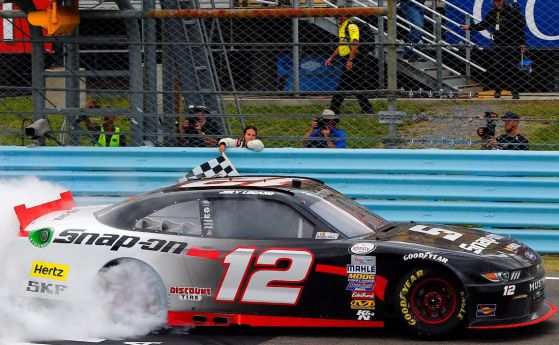 Джоуи Логано взе драматично Watkins Glen