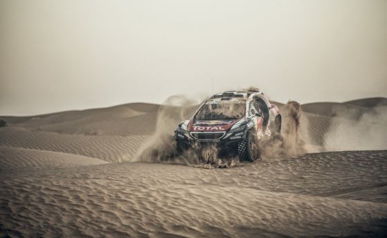 Peugeot 2008 DKR на състезание в Китай