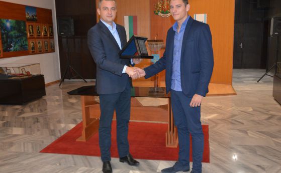 Варна подкрепи успехите на Павел Лефтеров