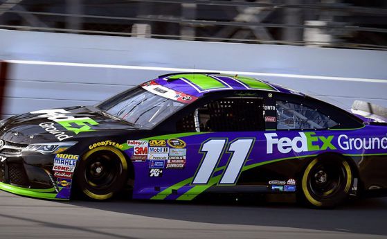 Хамлин взе първата победа в "Преследването" на NASCAR