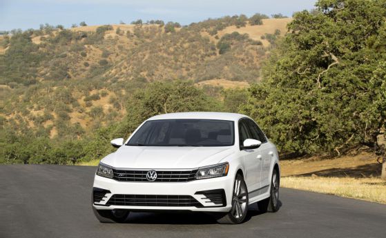 Volkswagen представи обновения Passat