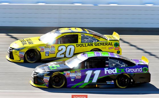 NASCAR: Мат Кенсет оцеля в плейофите с победа в Ню Хемпшир