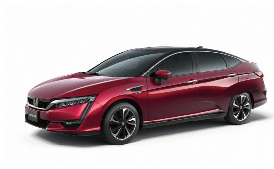 Серийната Honda FCV с горивни клетки ще дебютира скоро