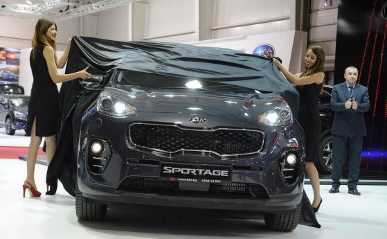 Kia на автосалон София 2015: новият Sportage, хибрид и електромобил
