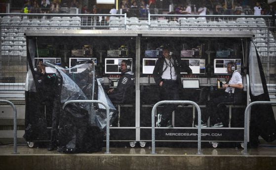 F1: Потопът в Остин отложи квалификацията