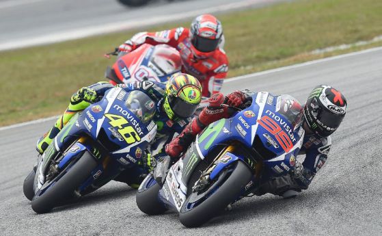 MOTO GP: Лоренсо иска по-тежко наказание за Роси
