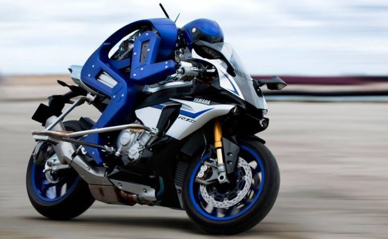 В Токио Yamaha показа хуманоид, каращ мотор