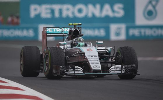 F1: Розберг потегля първи в Мексико