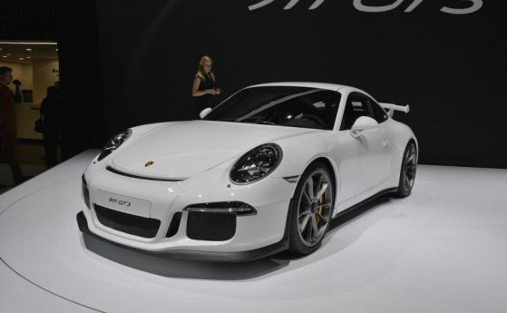 Новото Porsche 911 GT3 ще има ръчни скорости