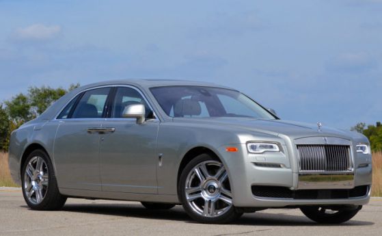 Rolls-Royce изтегля...една кола заради дефект