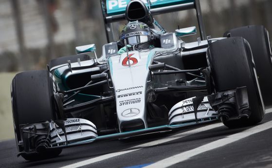 F1: Хамилтън и Розберг започнаха ударно в Бразилия