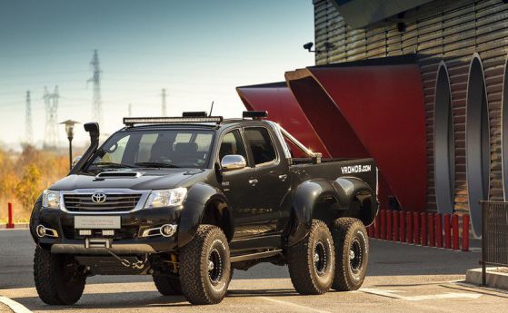 Toyota Hilux 6x6 създадена в България