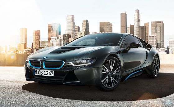 Gabura допингира BMW i8 с бензинов V8