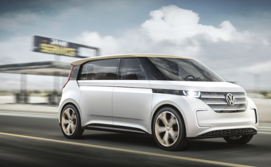 Volkswagen Budd-e се командва с допир и глас