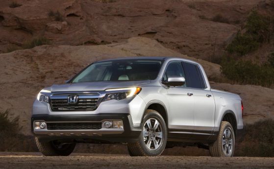 Новият Honda Ridgeline е по-конвенционален и може да озвучава партита