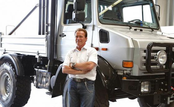 Продават на търг в eBay Unimog на Арнолд Шварценегер