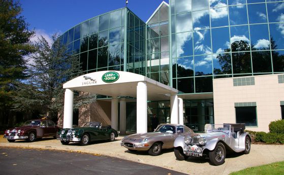 Jaguar Land Rover учи автомобилите си да карат като хора