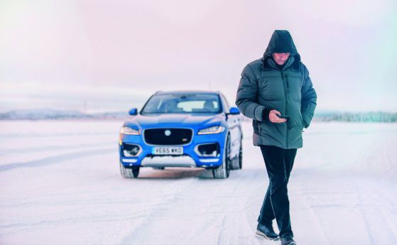 ВИДЕО: Жозе Моуриньо разцепи шведския лед с Jaguar F-PACE S