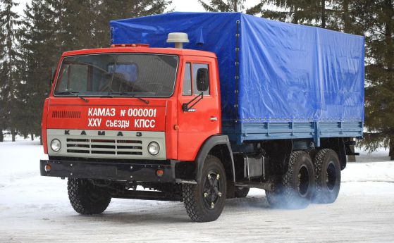 Камионите КАМАЗ празнуват 40 години днес