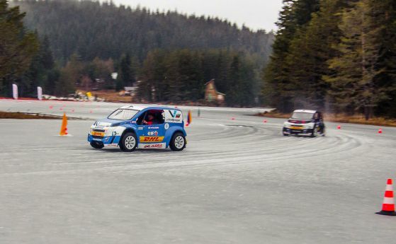 Volkicar с обучение за безопасно шофиране на лед