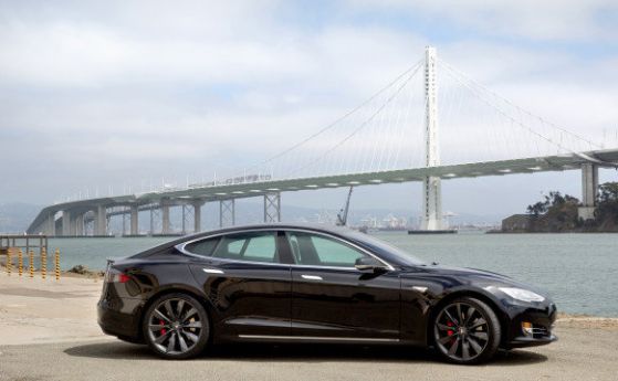 Глобиха собственик на Tesla в Сингапур за замърсяване на въздуха