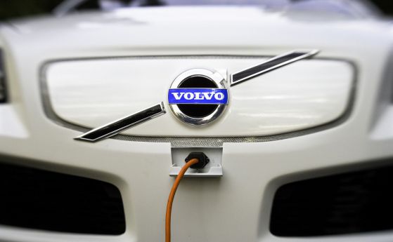 Volvo иска стандартизация на зарядните за електромобили 
