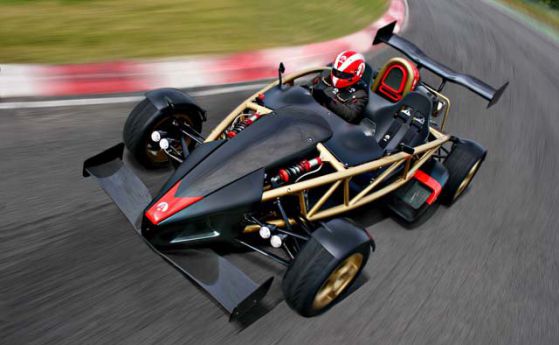 Ariel отпразнува Atom номер 1500 и преподписа с Honda