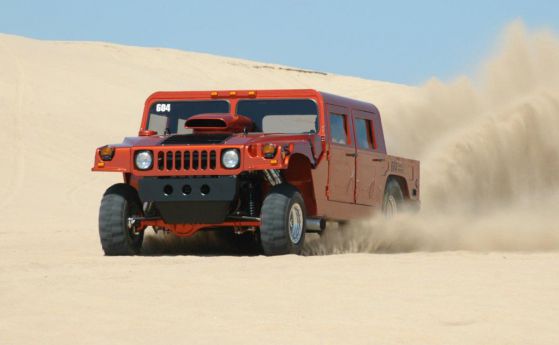 Брутален драгстер Hummer с 3000 конски сили (видео)