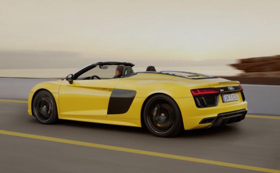 Audi представи новия R8 Spyder V10 в Ню Йорк