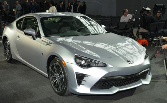 Toyota 86 заменя Scion FR-S в Северна Америка 