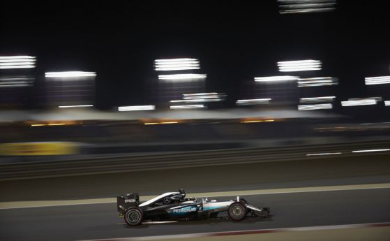 F1: Хамилтън ще потегли първи в Бахрейн