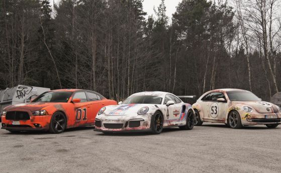 Шведи "състариха" Porsche 911 GT3 RS, VW Beetle и Dodge Charger