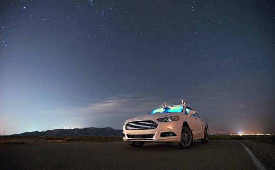Видео: Ford тества автономно управление през нощта