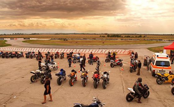 ZedMoto: “Пoдготвяйте машините, ще се дава газ!”