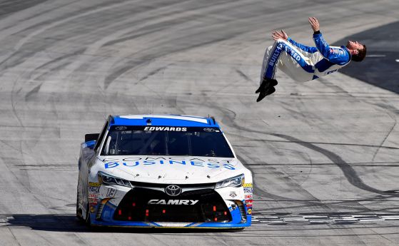 NASCAR: Карл Едуардс с втора победа за сезона