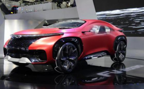 Пекин: Местният прототип Chery FV2030 събира любопитни погледи
