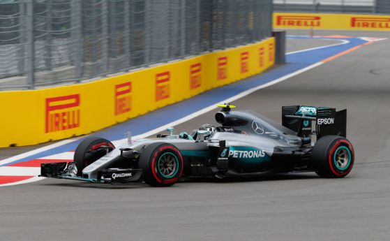 F1: Розберг пак победи, Квят удари Фетел два пъти