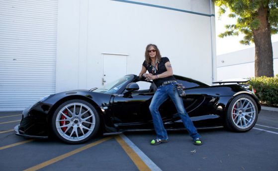 Стивън Тайлър продава своето Hennessey Venom GT Spyder за благотворителност