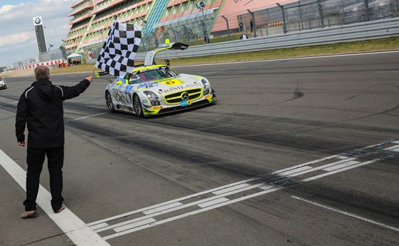 Mercedes отвя конкуренцията в "24 часа на Нюрбургринг"