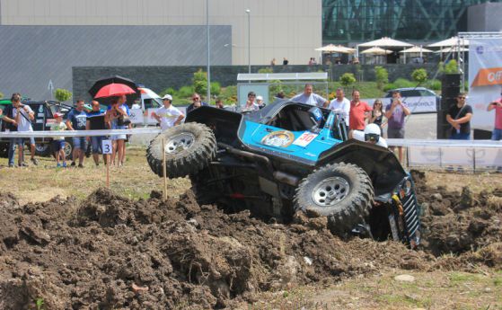 100% адреналин в първия ден на Offroad Show & Expo