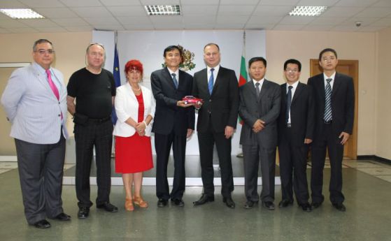 Китайците от JAC Motor искат да правят електромобили в България