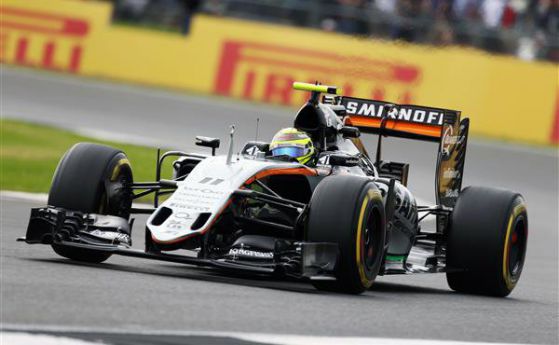 F1: Перес остава във Force India