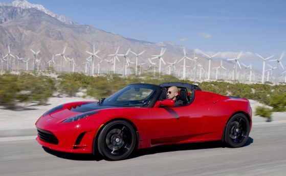 Tesla извади нови батерии за Roadster