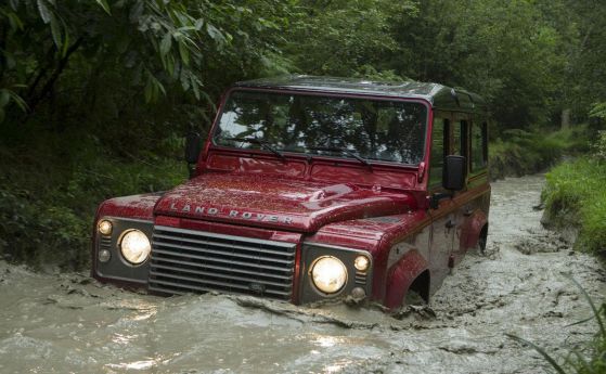 Land Rover отхвърли слуховете за възраждане на стария Defender