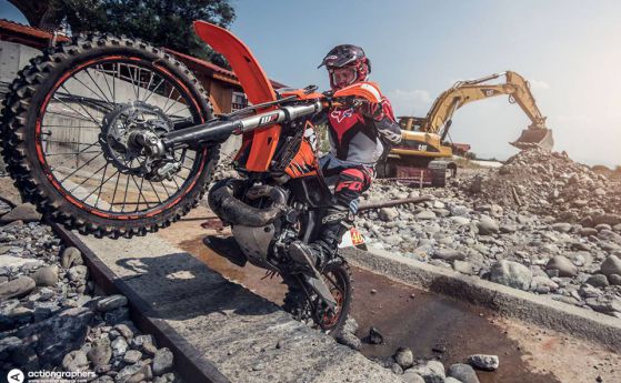 Силно начало за българите в Six Days Crazy Job 2016