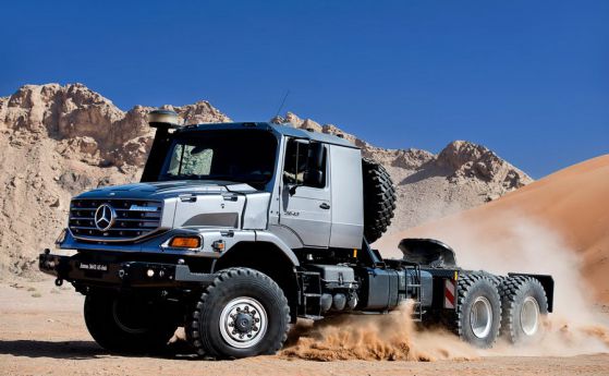 Гигантският кораб на пустинята: Mercedes Zetros 3643 AS 6x6 (галерия и видео)