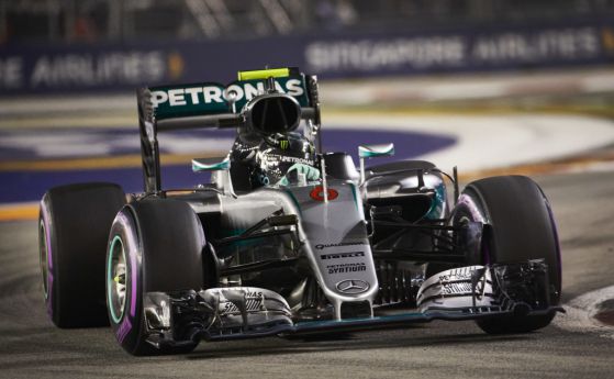 F1: Розберг оглави шампионата след победа в Сингапур