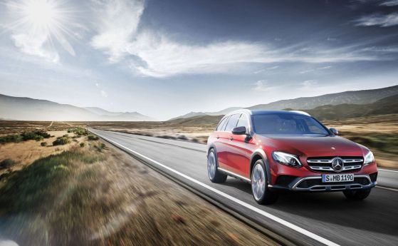 Mercedes показа 4х4 комбито E-Class All-Terrain (снимки и видео)